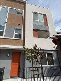 /international/us/1816-1st-street-e-santa-ana-ca-110108694455/