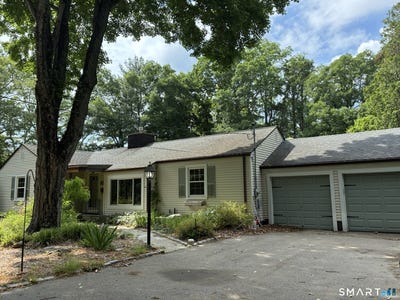 /international/us/60-mohegan-road-norwich-ct-110109029130/