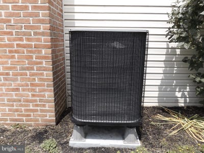 /international/us/235-landis-drive-lancaster-pa-110100213046/