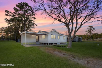 /international/us/2033-old-evangeline-highway-evangeline-la-110098542781/