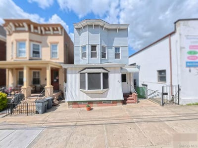 /international/us/1322-123rd-street-college-point-ny-110107406556/