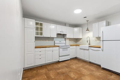 /international/us/96-old-colony-ave-taunton-ma-110108280501/