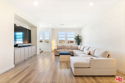 /international/us/27121-valley-oak-pl-valencia-ca-110106466200/