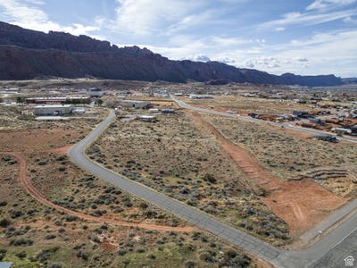 /international/us/2287-resource-blvd-moab-ut-110099956735/