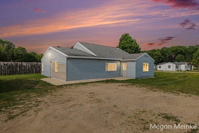 /international/us/3682-w-long-lake-road-orleans-mi-110100193334/