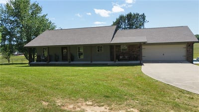 /international/us/111-alma-lane-clarksville-ar-110107926053/