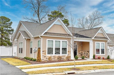 /international/us/221-richmond-avenue-smithfield-va-110108910468/
