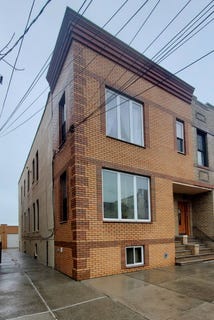 /international/us/6010-linden-st-ridgewood-ny-110108692470/