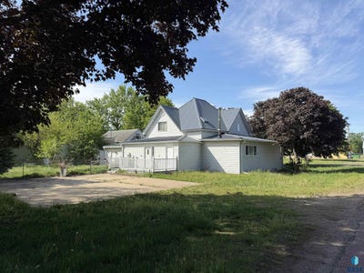 /international/us/311-2nd-st-wakonda-sd-110108171066/