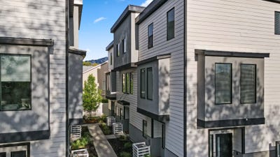 /international/us/3853-s-granite-lofts-ln-millcreek-ut-110107409046/