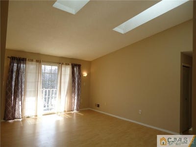 /international/us/306-wimbeldon-court-north-brunswick-nj-110107415639/
