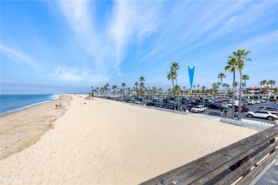 /international/us/600-e-oceanfront-newport-beach-ca-110098562099/