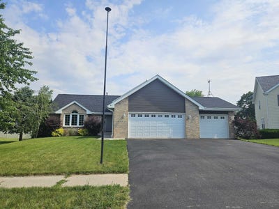 /international/us/413-shelden-winnebago-il-110100099628/