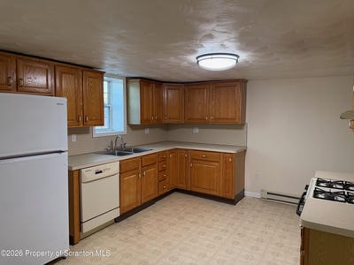 /international/us/197-rear-broad-street-pittston-pa-110108352380/