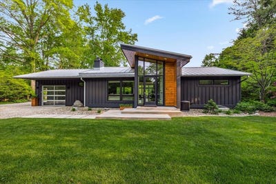 /international/us/16128-walnut-court-three-oaks-mi-110100257985/