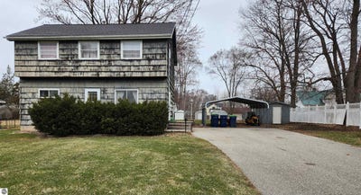 /international/us/104-e-sexton-street-breckenridge-mi-110106692258/