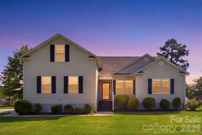 /international/us/416-stacy-lane-york-sc-110109622383/