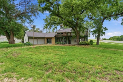 /international/us/215-w-main-street-herington-ks-110108607993/