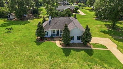 /international/us/1382-nw-lakefront-drive-cairo-ga-110104244348/