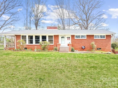 /international/us/383-monte-vista-drive-waynesville-nc-110107039838/
