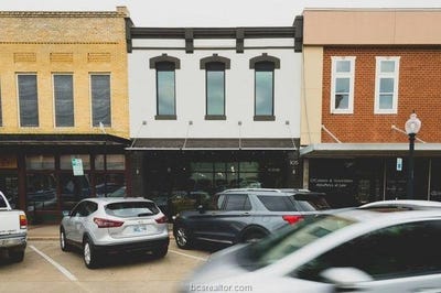 /international/us/105-n-main-street-n-bryan-tx-110104414745/