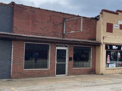 /international/us/108-n-main-street-piedmont-mo-110106339590/