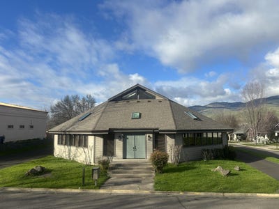 /international/us/400-williamson-way-ashland-or-110106277267/