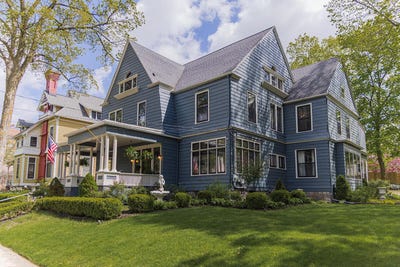 /international/us/226-college-avenue-se-grand-rapids-mi-110107750734/