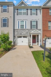 /international/us/12-arenas-court-capitol-heights-md-110119315247/
