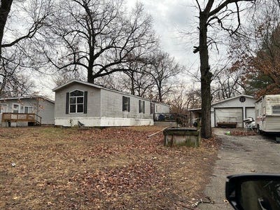 /international/us/705-e-mesa-court-godley-il-110107440958/