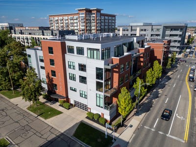 /international/us/100-n-center-street-royal-oak-mi-110109141212/