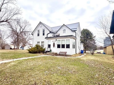 /international/us/318-4th-street-boyd-mn-110107353303/