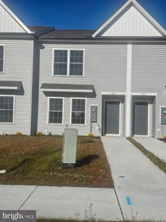 /international/us/205-fairfax-lane-dover-de-110104627899/