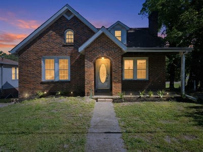 /international/us/122-w-lake-st-camden-tn-110108023993/