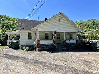 /international/us/7894-elk-river-road-clendenin-wv-110107997220/