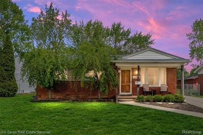 /international/us/22801-lake-boulevard-st-clair-shores-mi-110108379252/