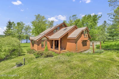 /international/us/2555-county-highway-22-exeter-ny-110099911837/
