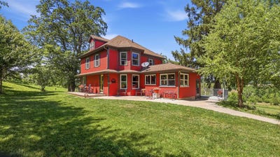 /international/us/2181-s-irish-hollow-road-galena-il-110108616527/