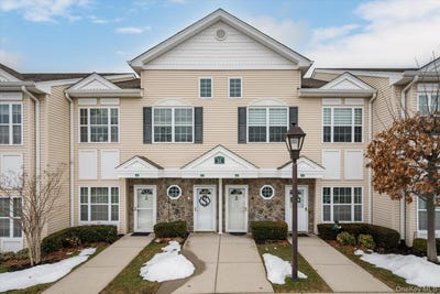 /international/us/483-spring-drive-east-meadow-ny-110106305961/