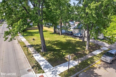 /international/us/1336-e-meyers-avenue-hazel-park-mi-110107652635/