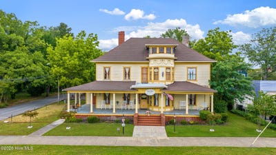 /international/us/104-w-main-street-elizabeth-city-nc-110108448955/