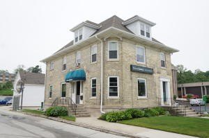 /international/us/215-n-wisconsin-st-port-washington-wi-110108966854/