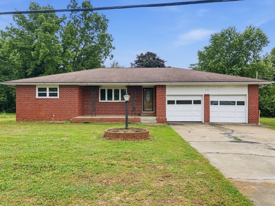 /international/us/203-e-college-street-ash-grove-mo-110108209144/