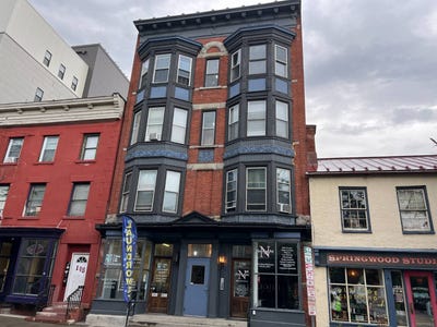 /international/us/150-4th-st-troy-ny-110107895145/