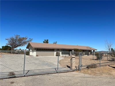 /international/us/18530-eucalyptus-street-hesperia-ca-110108578297/