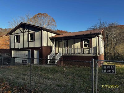 /international/us/4480-mcclellan-highway-branchland-wv-110103525957/