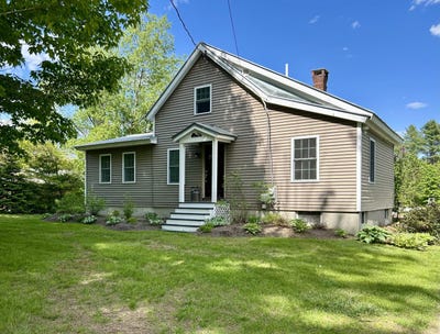 /international/us/49-maple-street-kingfield-me-110100251509/