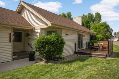 /international/us/1390-granada-trail-n-oakdale-mn-110108533619/