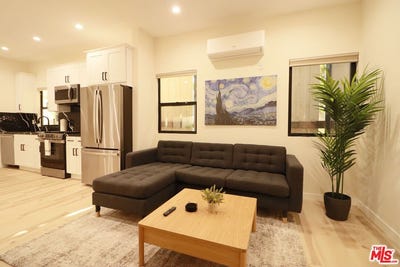 /international/us/9040-phyllis-ave-west-hollywood-ca-110108828117/