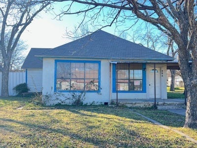 /international/us/202-hensley-street-jacksboro-tx-110097013674/